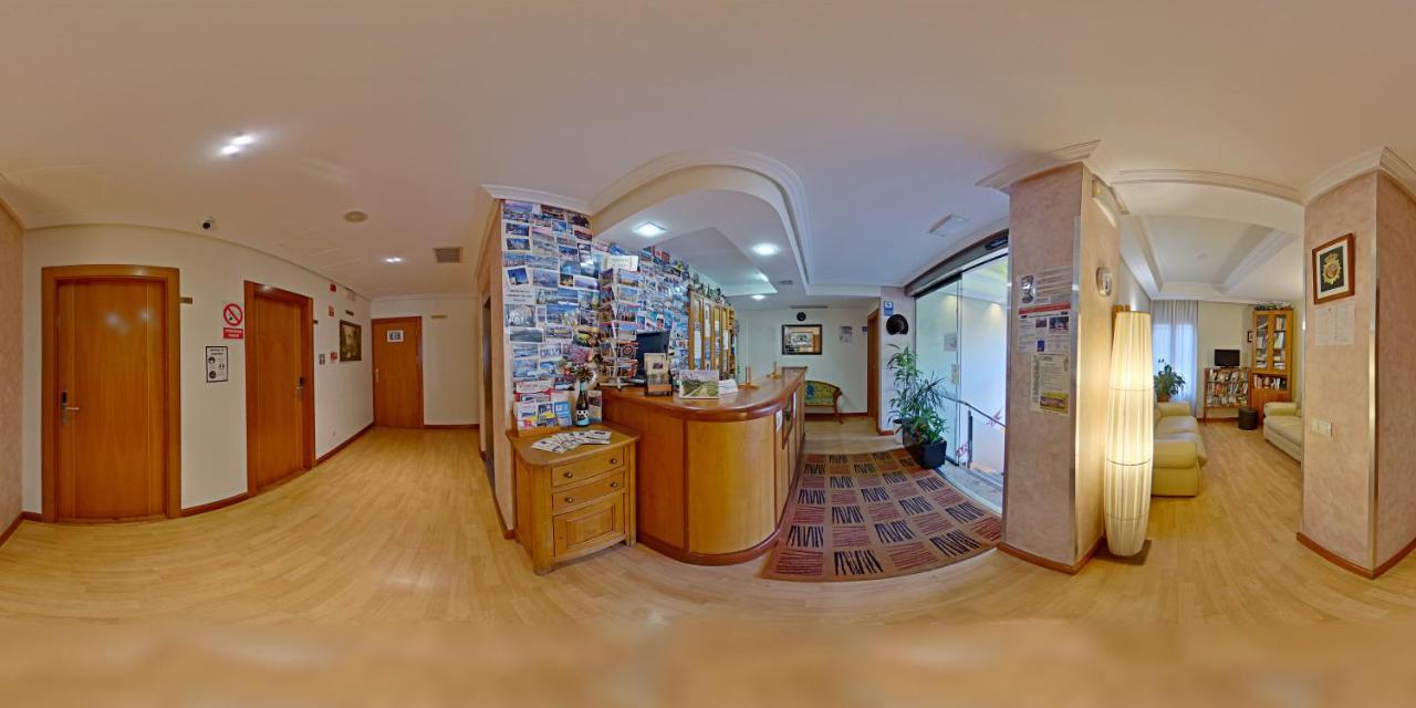 Hostal Restaurante Boccalino ليون المظهر الخارجي الصورة