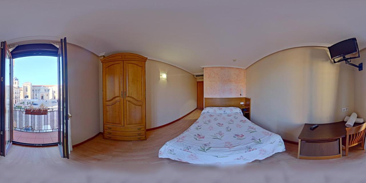Hostal Restaurante Boccalino ليون المظهر الخارجي الصورة