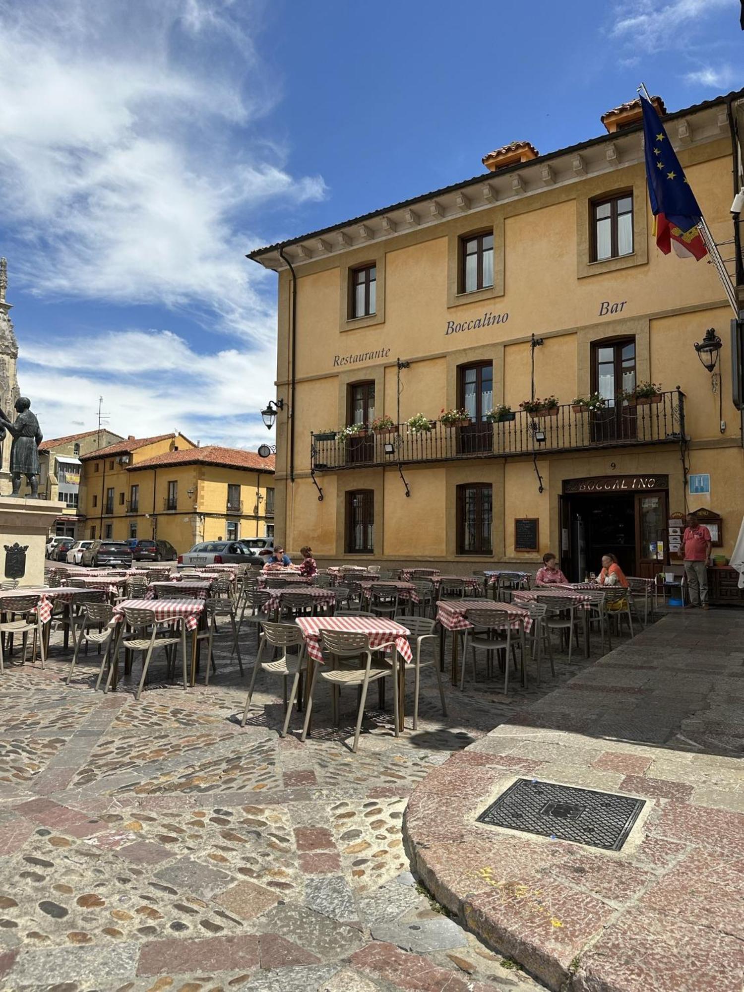 Hostal Restaurante Boccalino ليون المظهر الخارجي الصورة