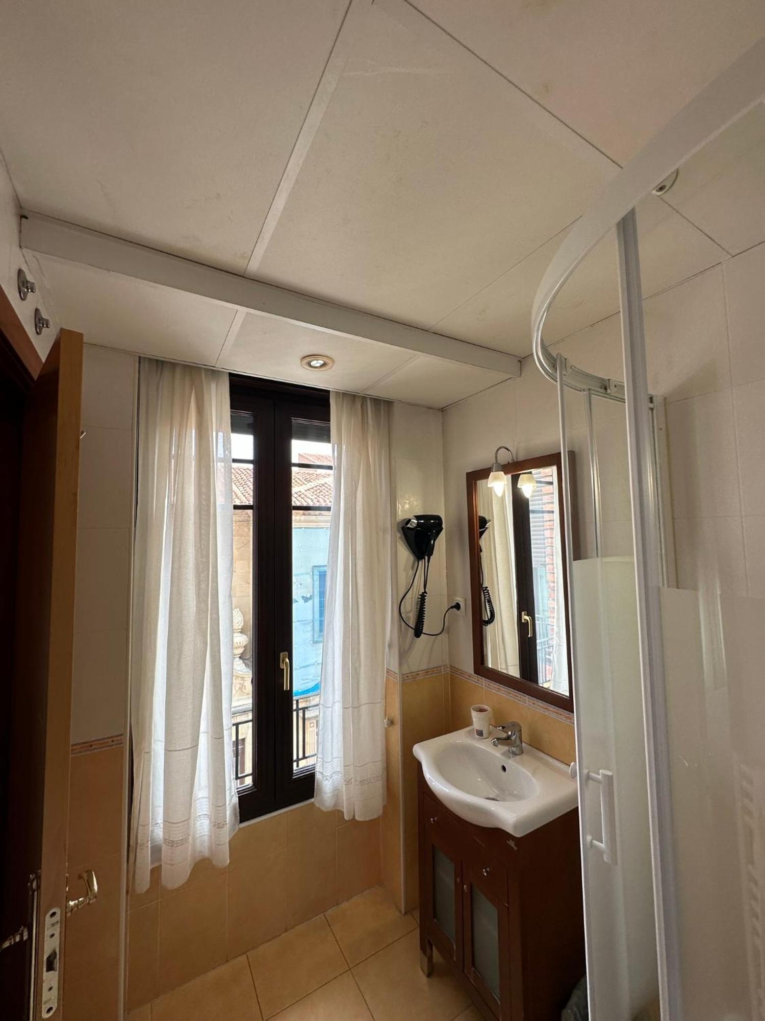 Hostal Restaurante Boccalino ليون الغرفة الصورة