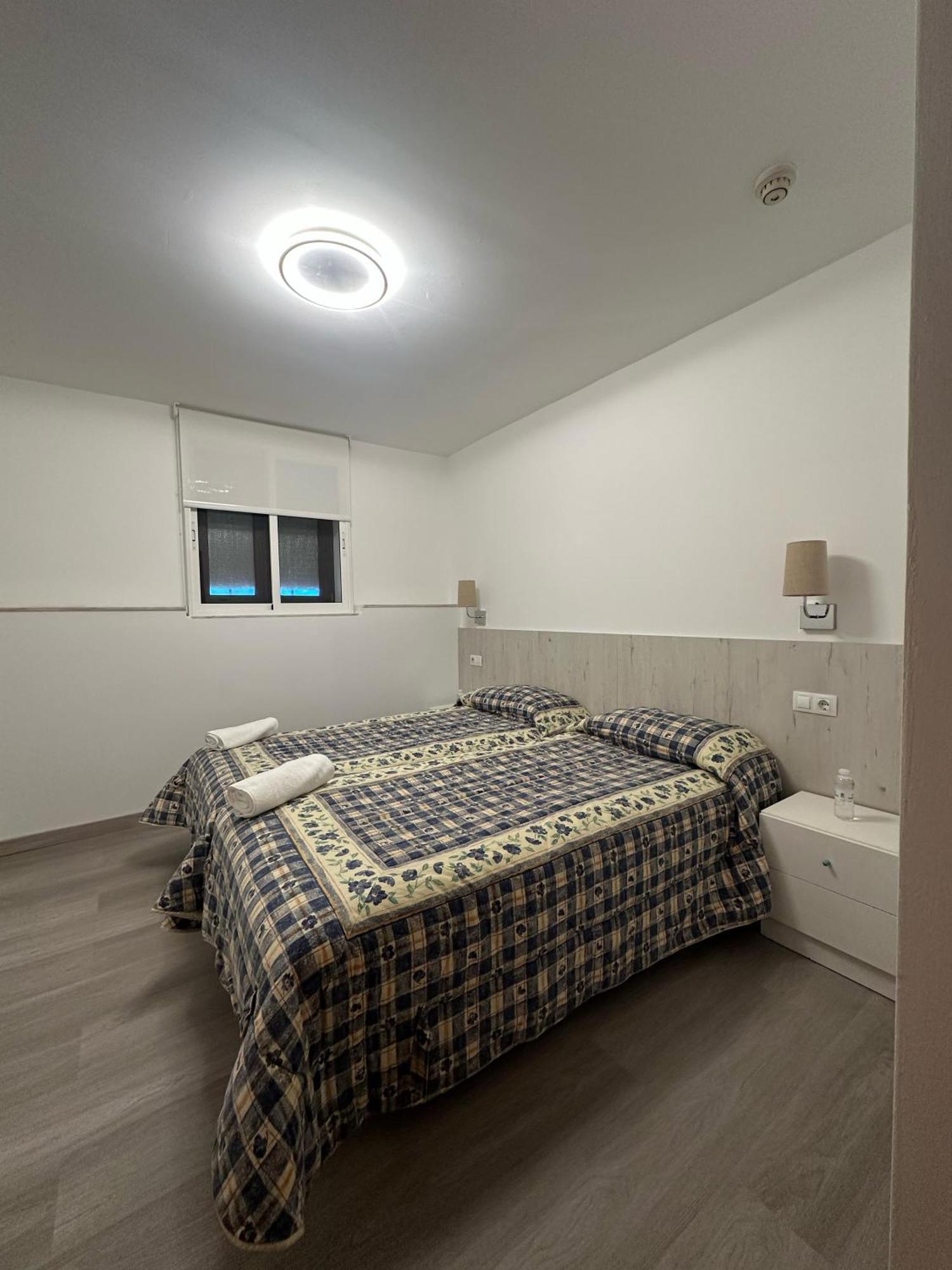 Hostal Restaurante Boccalino ليون المظهر الخارجي الصورة